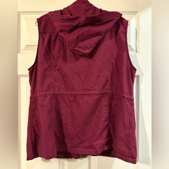 Zip Up Vest - Picture 2 of 2